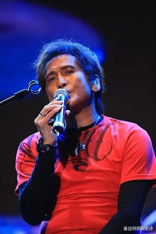 回顾孙丽雅嫁大24岁歌手齐秦婚后连生两胎一家四口其乐融融