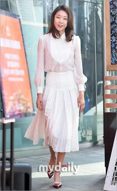 韩国女模特韩惠珍首尔出席代言品牌宣传