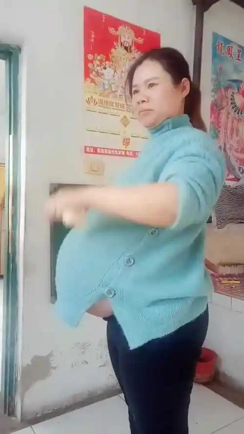 这个产妇火了,看这肚子,怀的三胞胎吧_腾讯视频