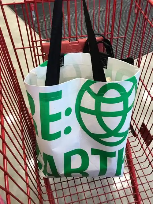 这免费环保购物袋还挺时尚