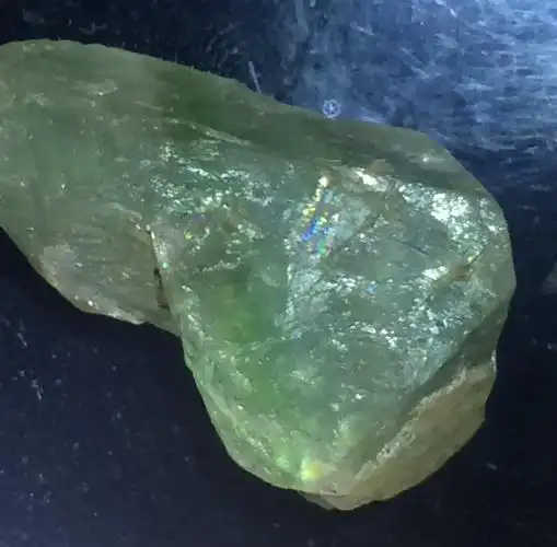 请问是什么石,钻石原石吗?