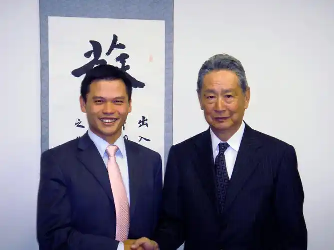 三诺集团董事长刘志雄拜访索尼前董事长出井伸之