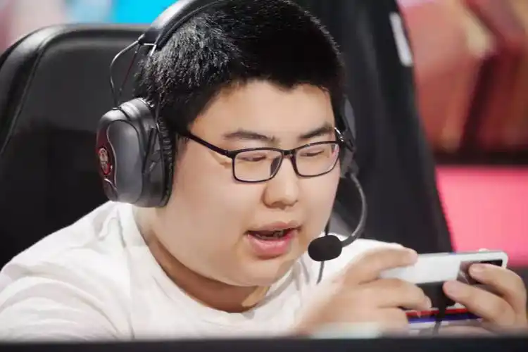 大家对于qghappy小胖三天打上国二韩信有何看法呢?