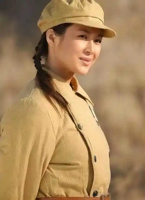 《亮剑》18年后,女主童蕾大变样,早年情断周一围,如今复出还_女性