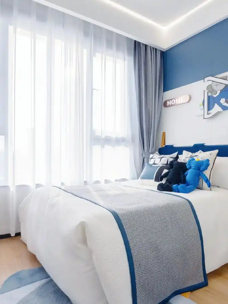 这样的卧室应该没有男孩子可以拒绝吧.