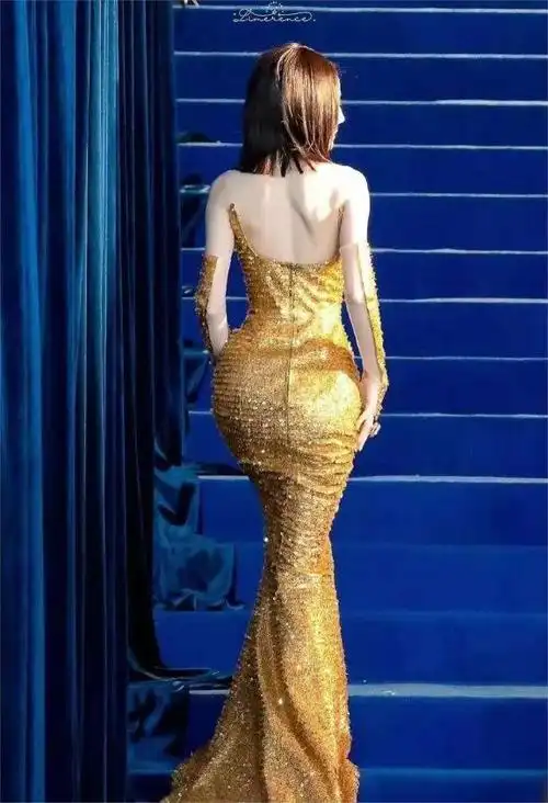 热巴黄金比例身材热巴的腰夺命的刀热巴的臀夺人的魂