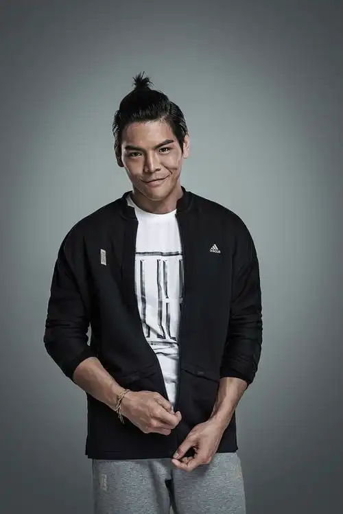 向佐阿迪达斯adidas武极系列