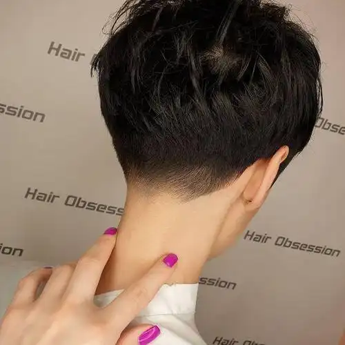 二月二龙抬头女士推边短发很不错你剪了吗