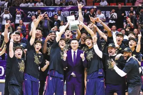 4比0总比分胜出 广东队9夺cba总冠军!
