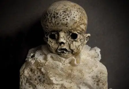 毛骨悚然的怪异木乃伊婴儿干尸