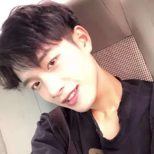 真人男头丨我知他遥远如月亮.但又好贴近我心脏