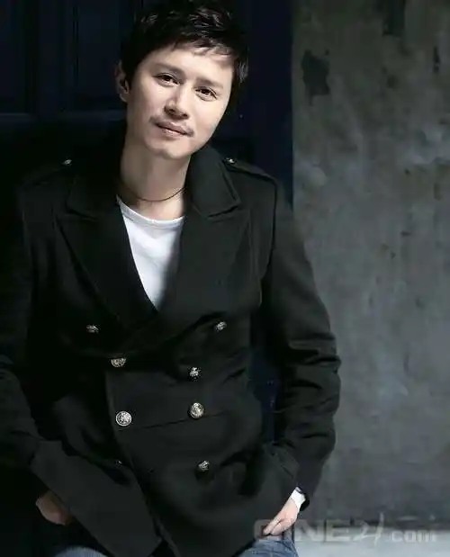 p>金民钟,毕业于韩国汉城艺术大学电影系,韩国演员,歌手.