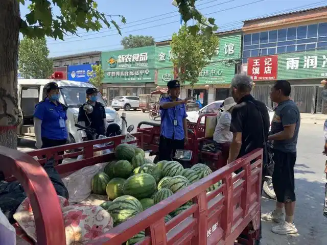 开封祥符陈留镇:盛夏创文进行时 街道闪耀"城管蓝"