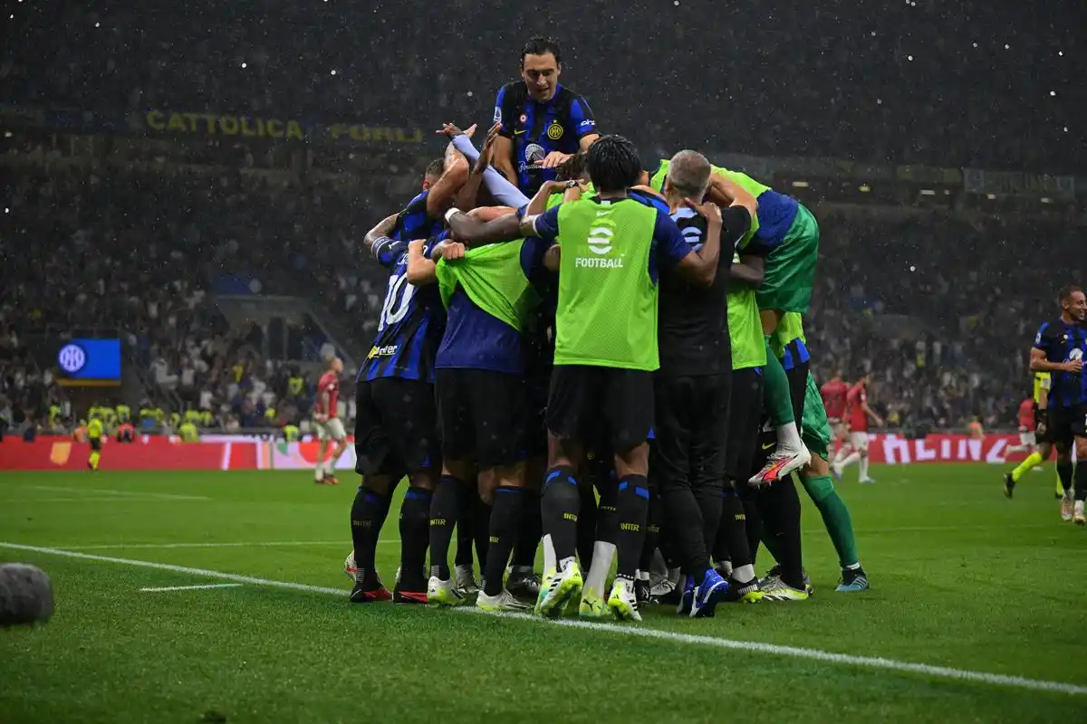 国际米兰# 意甲第4轮,国际米兰主场5:1大胜ac米兰,劳塔罗制造点球