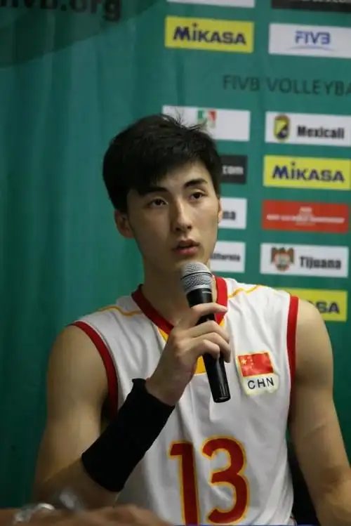 于垚辰,95年生,排球帅哥,国青队长,主二传,身高196