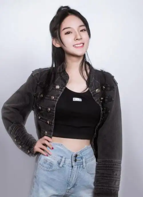 抖音鱼闪闪bling个人资料简介下一位电母女主播