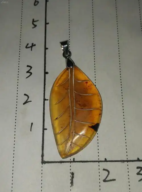 【事业有成】精雕琥珀树叶吊坠,金棕珀,完美.