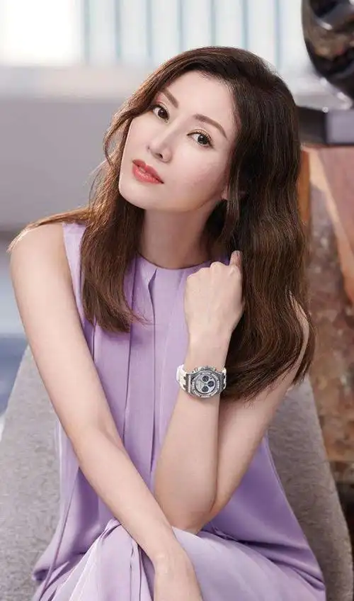 蔡少芬始料未及的是,李嘉欣为了晋升而导致她失去了孩子.