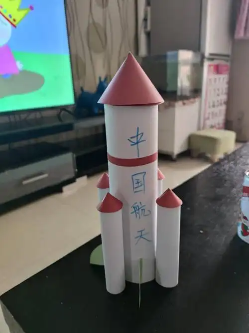 居家不无聊 伊旗矿区小学二一班手工制作活动