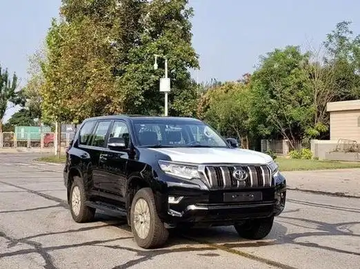 2023款丰田霸道2700现车促销最低30万起