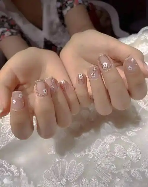 短款美甲大赏,好看有气质还唯美!_指甲_色彩_手指