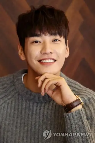 守望者金英光尽力演好具有正义感的反派