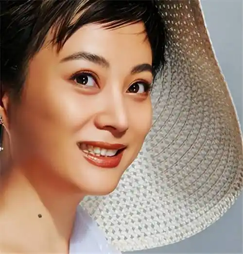 绑架明星的新闻_李玟去世当天被批"最美的就是好心情",李玲玉:不要