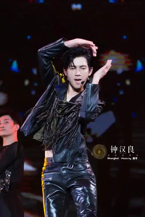 钟汉良超话#钟汉良o巡回演唱会#动感摇曳,美轮美奂那飞扬的流苏啊!