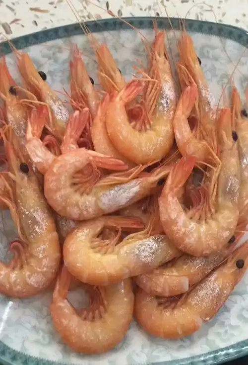 精选野生海捕大剑虾,只只精心挑选,鲜味特浓.