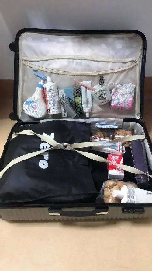 拖上行李箱假装去旅行,她转身走上防疫一线