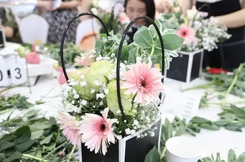 活动回顾芳华夏日邂逅花样幸福diy插花