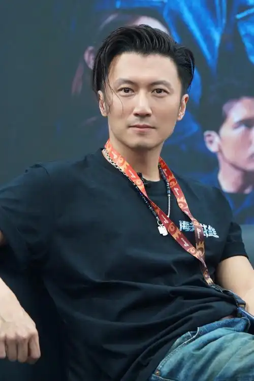 谢霆锋出演海关战线的原因