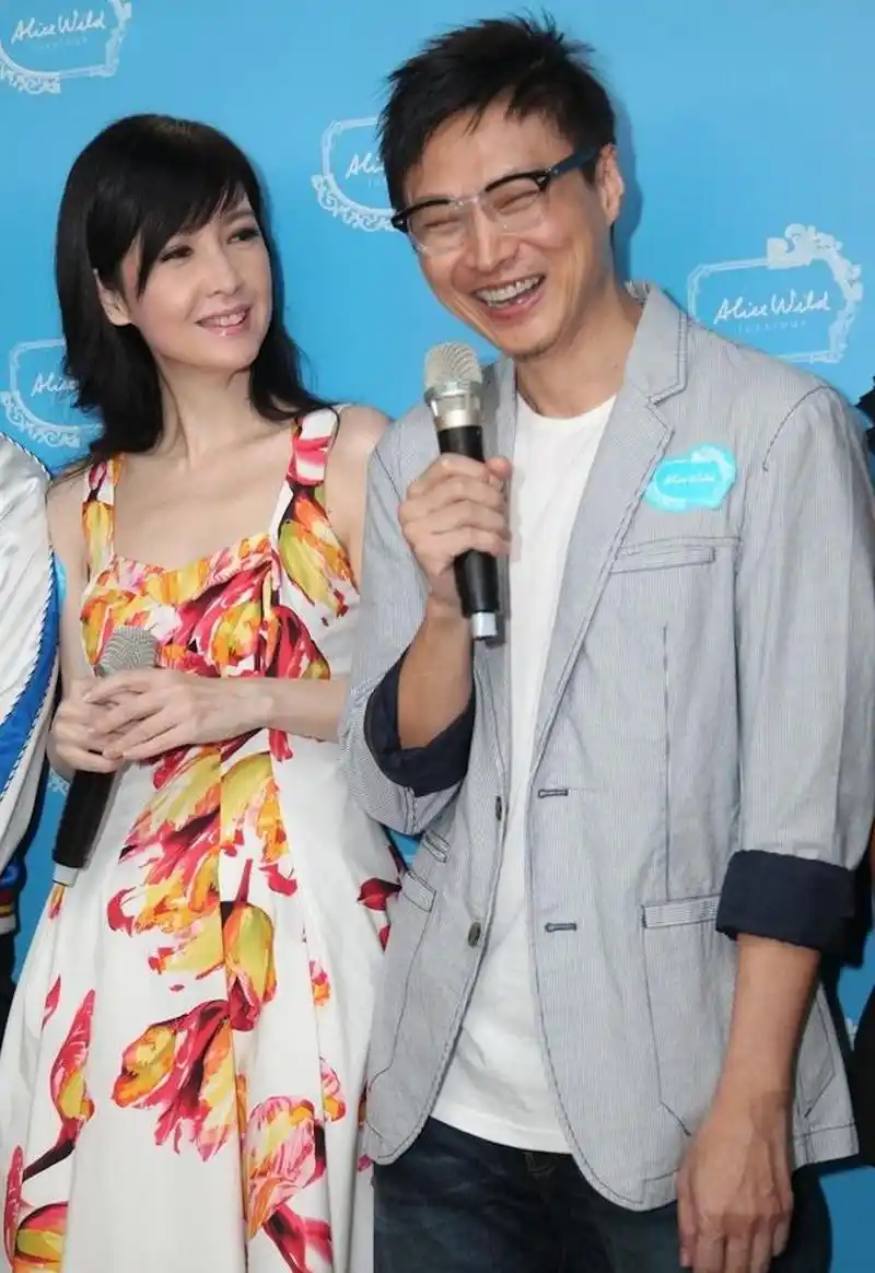 曾经的玉女掌门,和倪震分分合合,年过半百的周慧敏收获了什么?