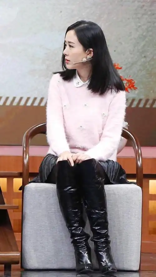 「时尚u先生」女神颜丹晨时尚搭配,时尚优雅,高贵大气,很漂亮