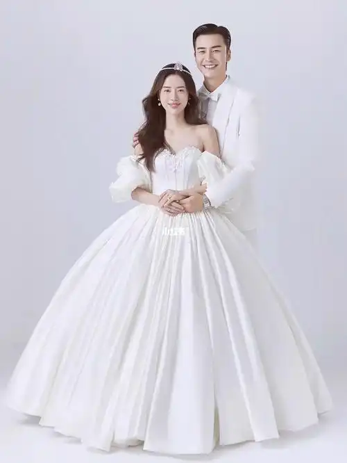 室内简约婚纱照