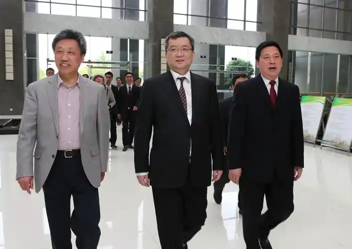 江苏出生地1969年月日出生日期荣明杰中文名荣明杰(1969-),荣智健长子