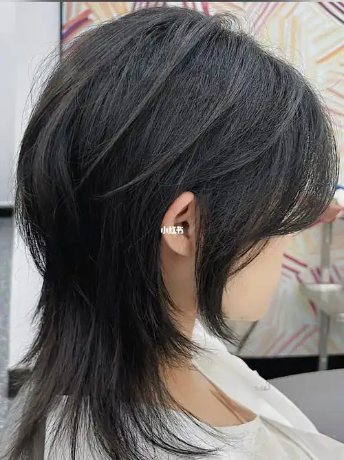 令人心动的女生发型鲻鱼头狼尾锁骨发