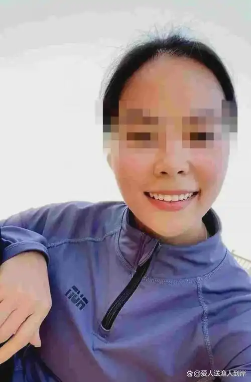 32岁的已婚年轻女子陈某在一次夜泳中不幸溺水身亡.