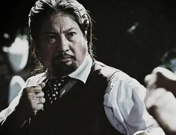 把一段打戏编排得趣味横生,出品了许多动作喜剧并开创了奇幻功夫片