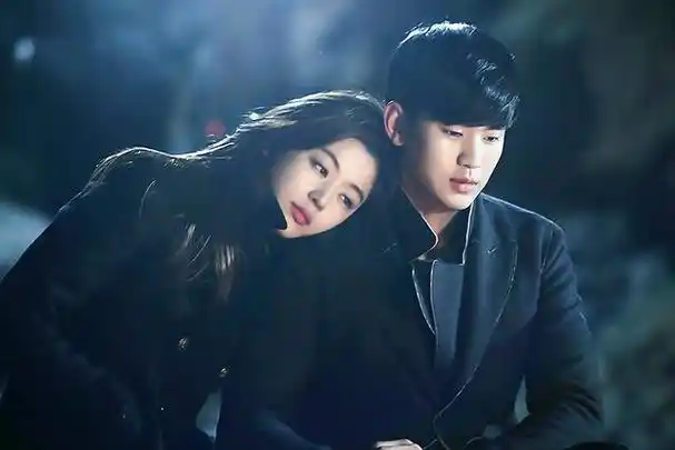 独特视角:金秀贤以其独特的角色选择和精湛的演技,为韩流文化带来了新