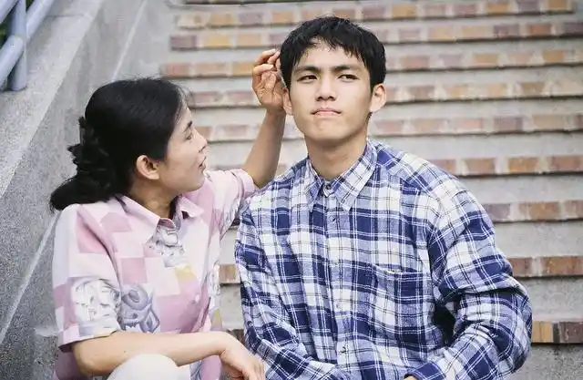 亲恩情未了1995年的剧钟汉良饰智障演技好郑秀文颜值巅峰期