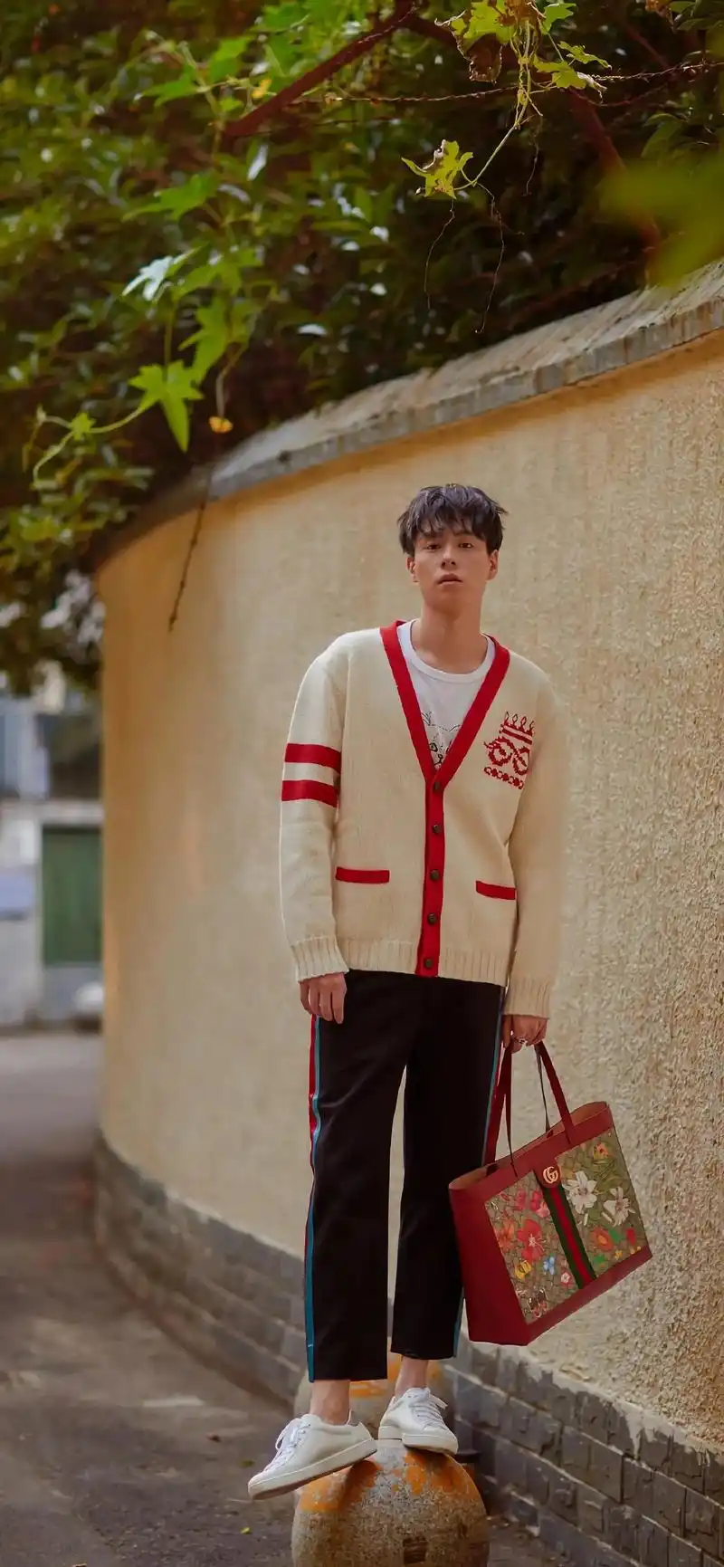 93胡一天.胡一天,1993年12月26日出生于浙江杭州,中