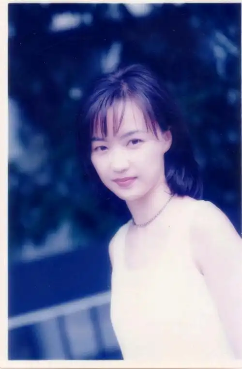 i>(priscilla chan) /i>,1965年7月28日出生于香港,中国香港女歌手