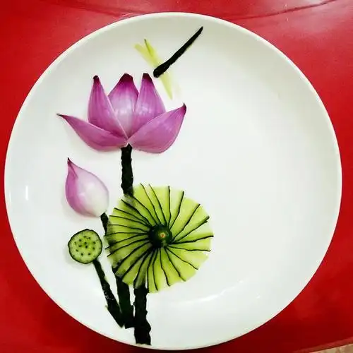 燕子东飞做的简单美丽的盘饰9冷拼洋葱荷花