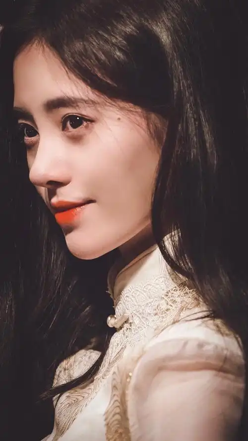 鞠婧祎 优越的小脸蛋