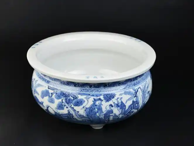 清德化窑青花人物故事纹三足炉