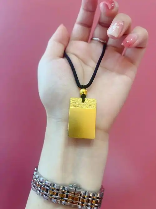 周大福平安无事牌