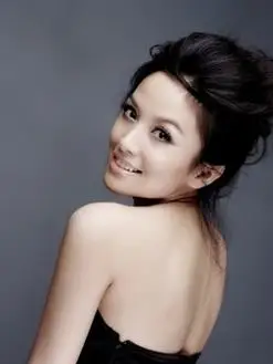 朱赤红(齐芳饰演)