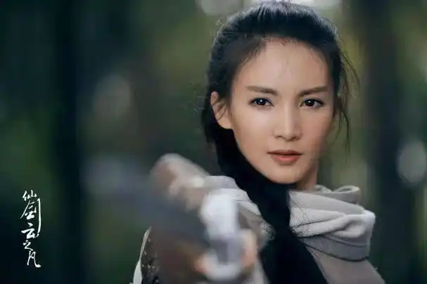 此后金晨主演了一系列电影和电视剧,也参加了很多综艺,是热度颇高的