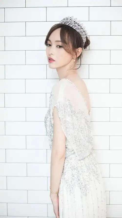 里的刘恺威,《克拉恋人》里的罗晋,《何以笙箫默》里的钟汉良,《金玉